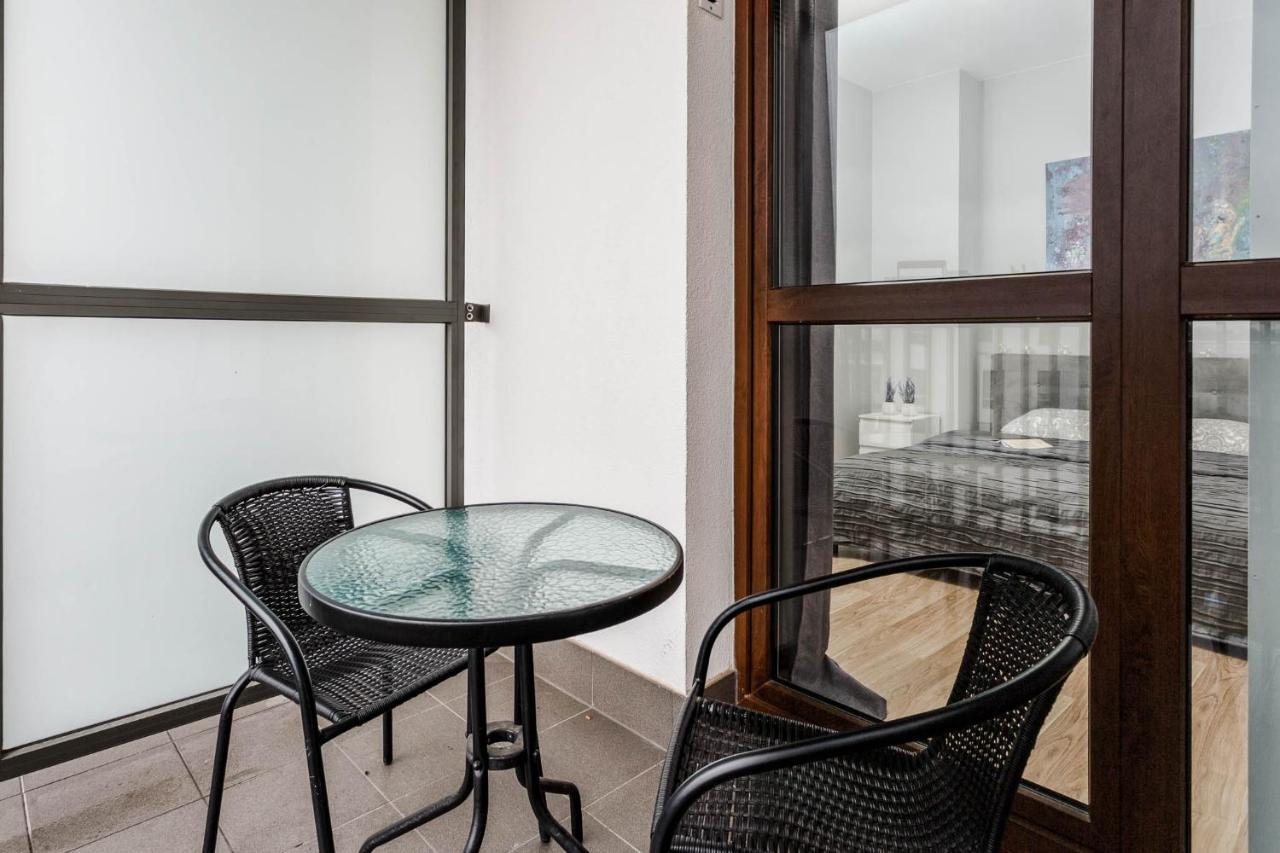Chill Apartments Airport Apartments Warschau Exterior foto